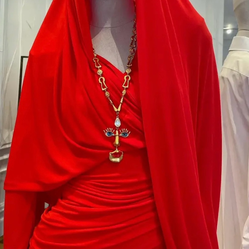 Schiaparelli Inspired Artistic Gold and Red Face Pendant Necklace - Picture 3 of 7